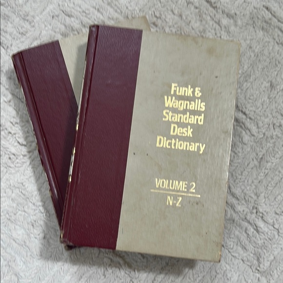 Funk & Wagnalls Standard Desk Dictionary 
2 hardcover book set, 1976 - Picture 1 of 16